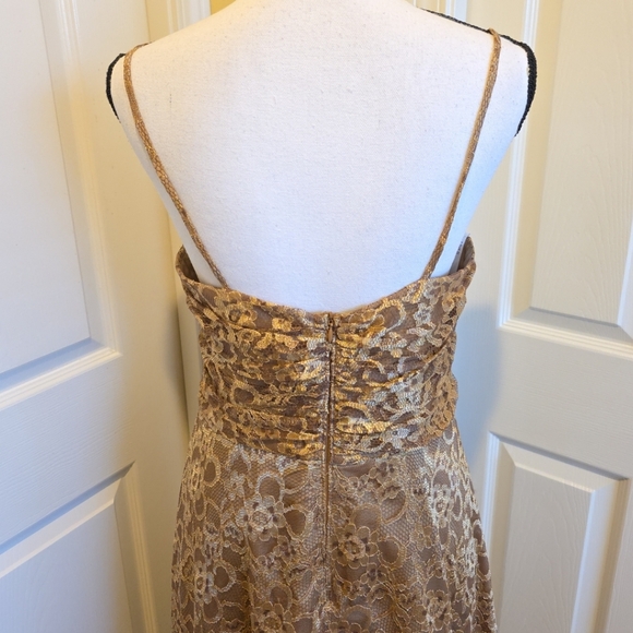 JOSEPH RIBKOFF GOLD LACE DRESS, SIZE 10 - Picture 5 of 11
